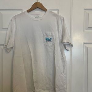 Vineyard Vines T-Shirt. White with a design on the back. Size Large